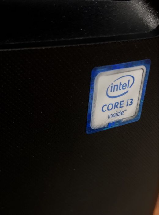 Vand PC i3 DDR4 + Monitor 23" – Perfect funcțional