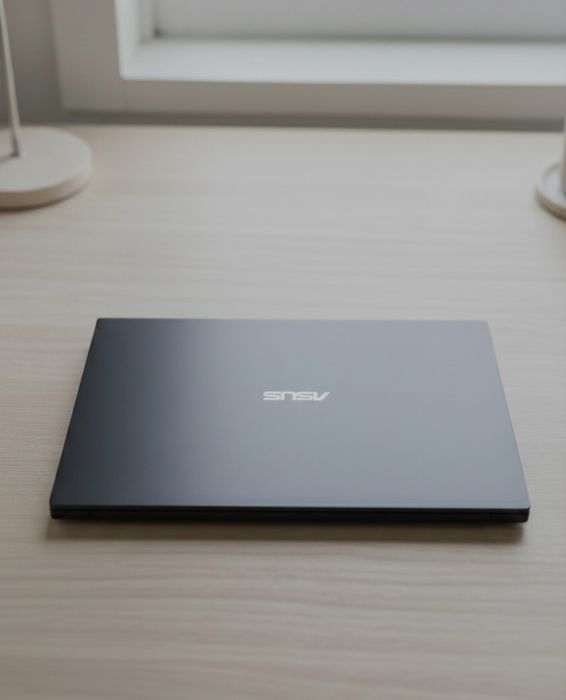 ASUS VivoBook 14 в отличном состоянии