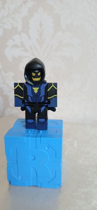 Коллекционые фигурки Roblox