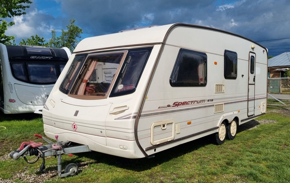 Rulota Swift Abbey Spectrum, An 1999, 2 axe, 2 zone dormit, Boiler gaz, Cabina dus