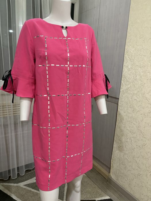 Продам нарядные платья