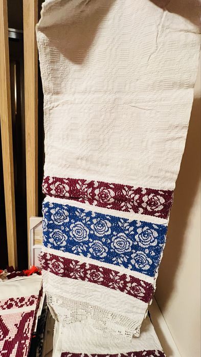 Vand cuverturi / fete de masa / tindee