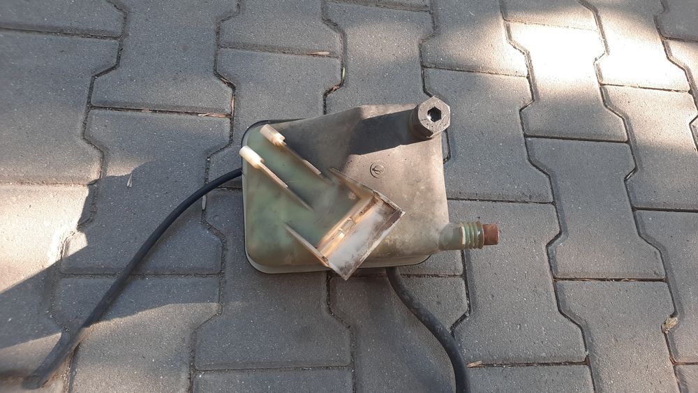 казанче за охладителна течност ( Разширителен съд) за БМВ tds.