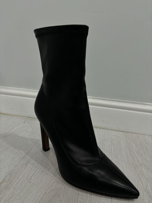 Продаю женские Ботильоны