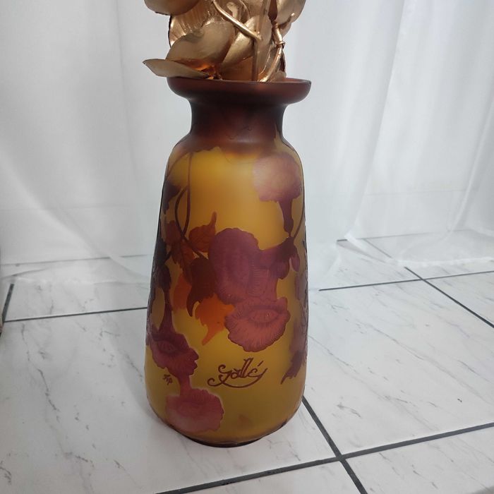 Vând gale vază și veioza 500 lei buc.