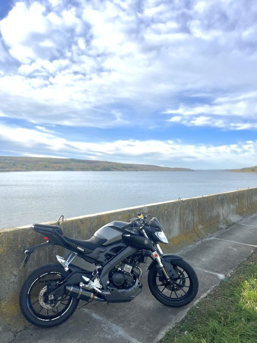 Motocicleta Yamaha MT-125
