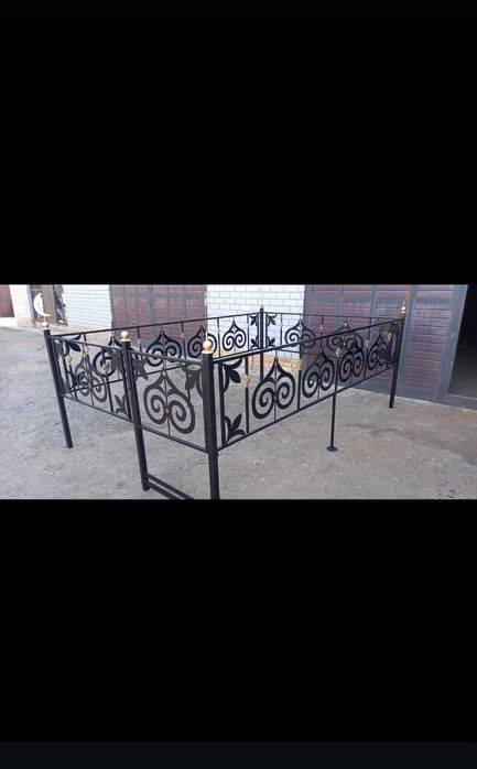 Оградки на кладбище