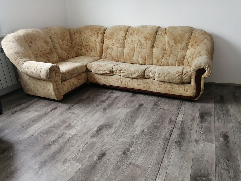 Угловой диван продам