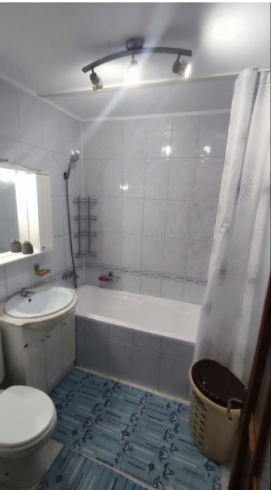 Proprietar,ofer spre închiriere ap cu 3  camere in Lenjn Sud!+ garaj