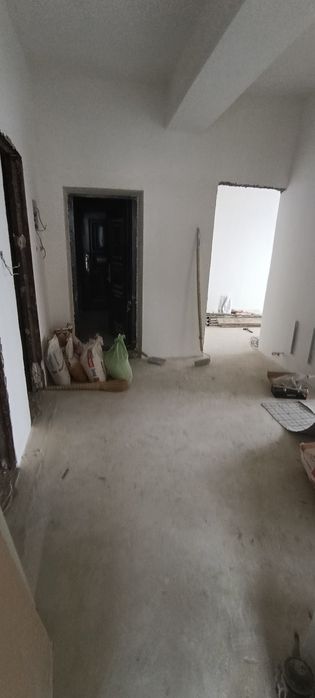 Срочно 3 хоналик 95 м2 7- МКР дан квартира сотилади.