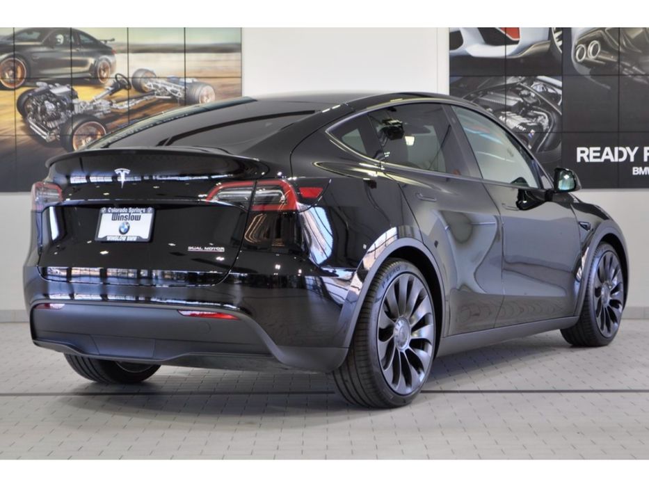 Tesla model Y 2022 TOTAL BLACK