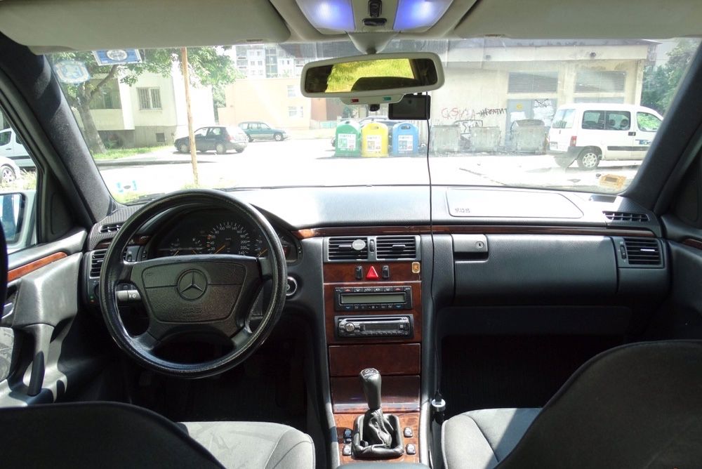 Mercedes-Benz W210 E200 136 к.с. на части !/ Мерцедес