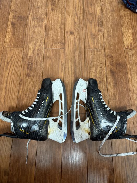 Коньки bauer б/у и локти ccm