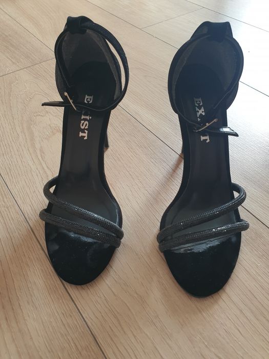 Sandale marimea 36