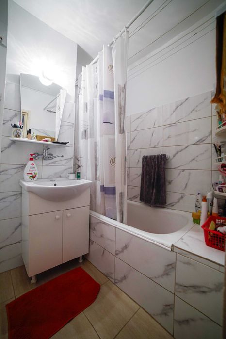 Apartament 3 camere, 69 mp, etaj 4 – Str. Făgărașului, Reghin – 76.000 EUR