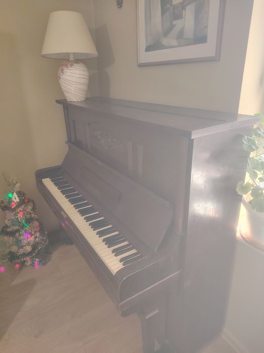 Продавам Немско пиано