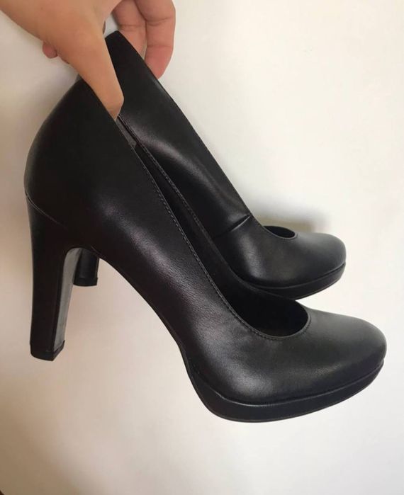 Черные кожаные туфли