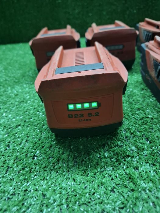 Батерии на Hilti 5,2 ампера.