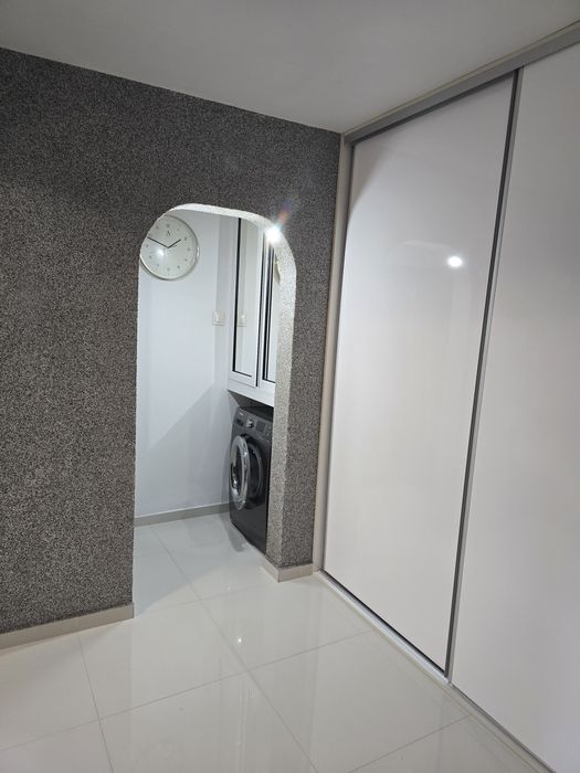 Vand apartament zona trust cu 2 camere