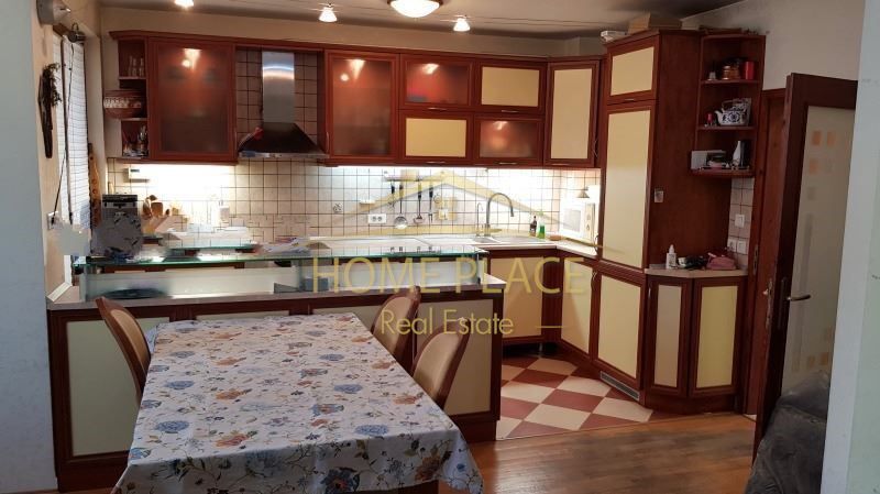Дава се под наем Тристаен апартамент в Варна, Чаталджа - 112 кв.м за 714 € - Снимка #1