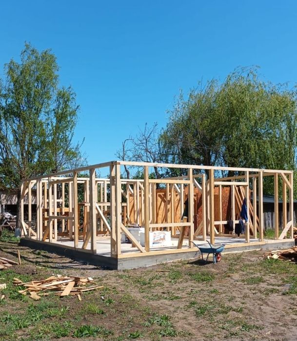 Construim case structura lemn și prefabricate din lemn / foișoare