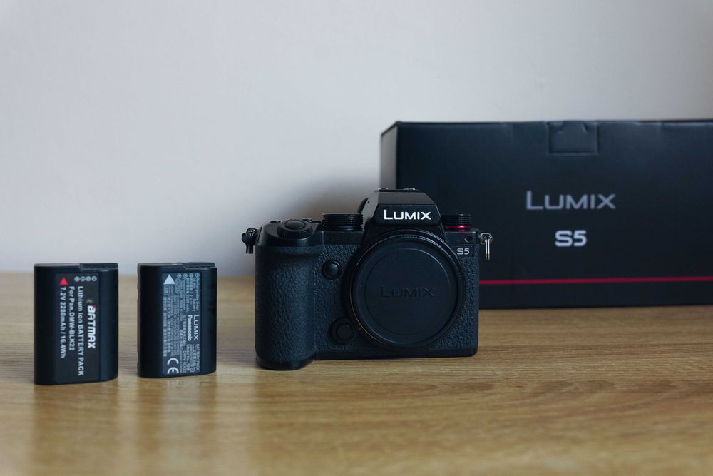 Panasonic Lumix S5 (Panasonic Lumix DC-S5)