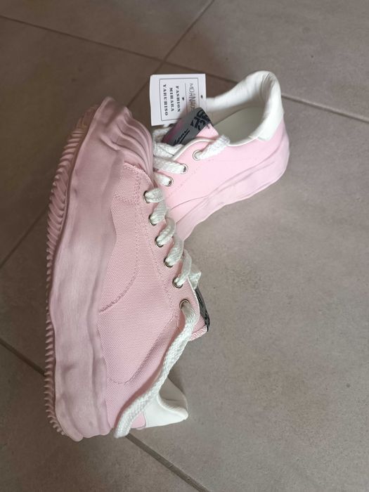 Дамски розови сникърси N 40, нови