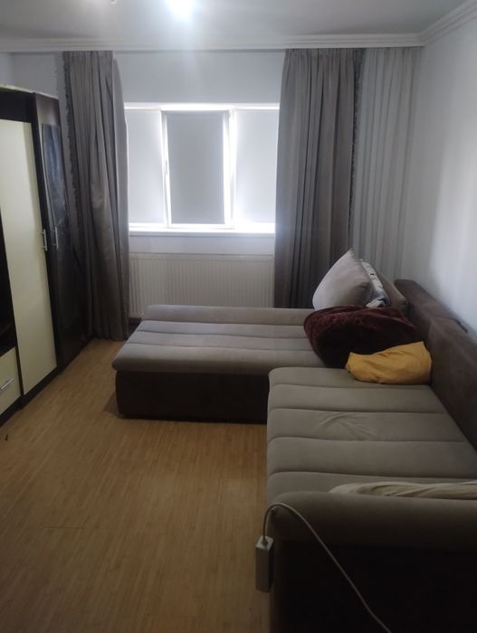 Închiriez apartament