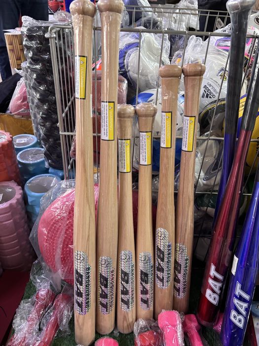 Бита бейсбольная деревянная