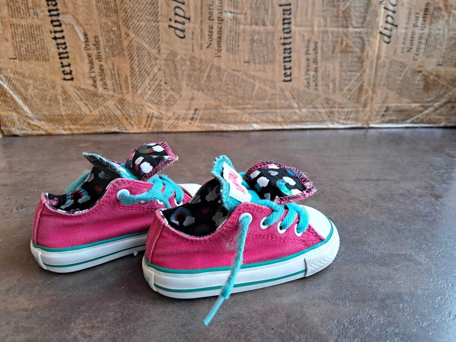 детски кецове,бебешки спортни обувки,гуменки маратонки Converse,ном.21