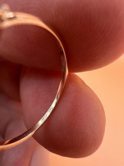 Продам золотое кольцо.