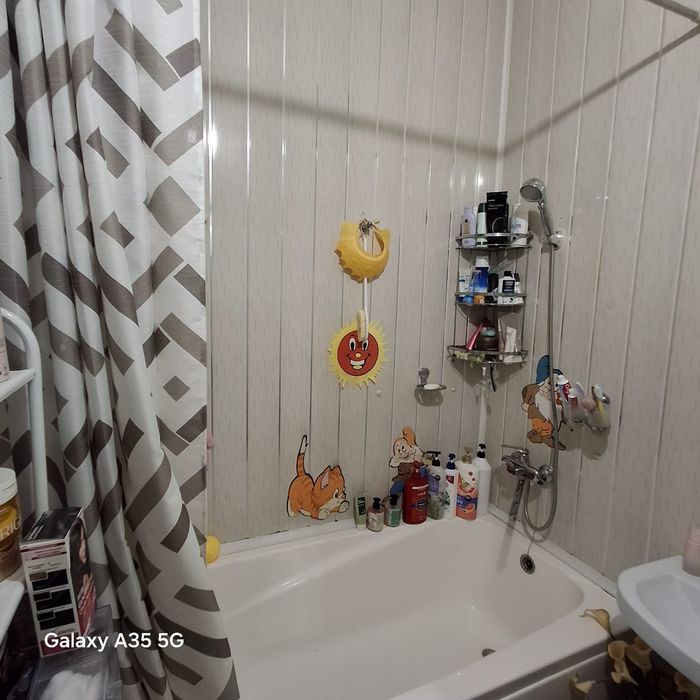 Продаётся своя  Чиланзар -1  высокопотолочка кирпич 2/4/4