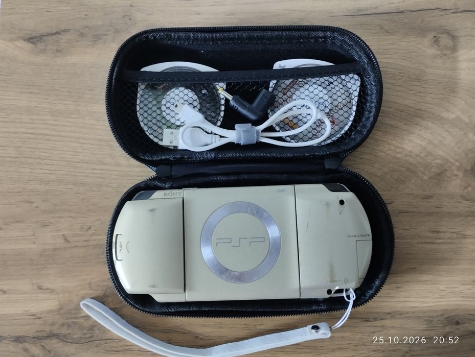PSP-1006, 32gb + игры