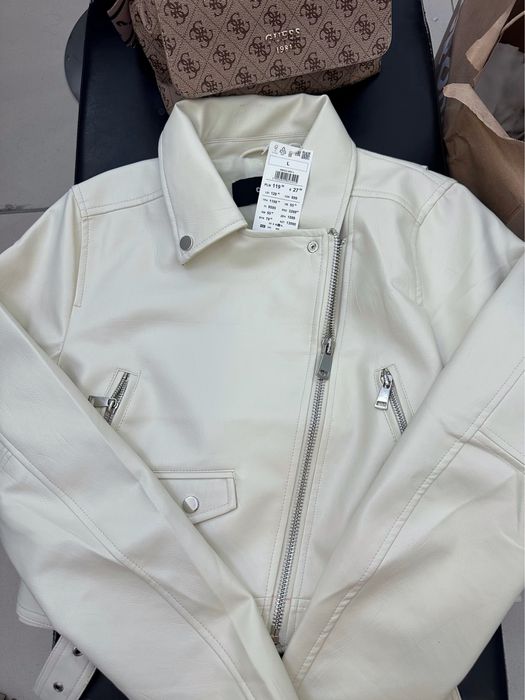 Чисто ново яке с етикета размер Л