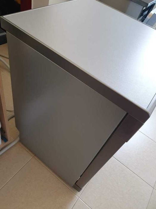 Инокс - Miele Съдомиялна - 14 Комплекта - Свободностояща - 60см