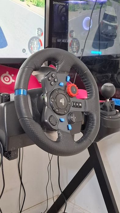 Срочно!! Продам Игровой руль Logitech G29