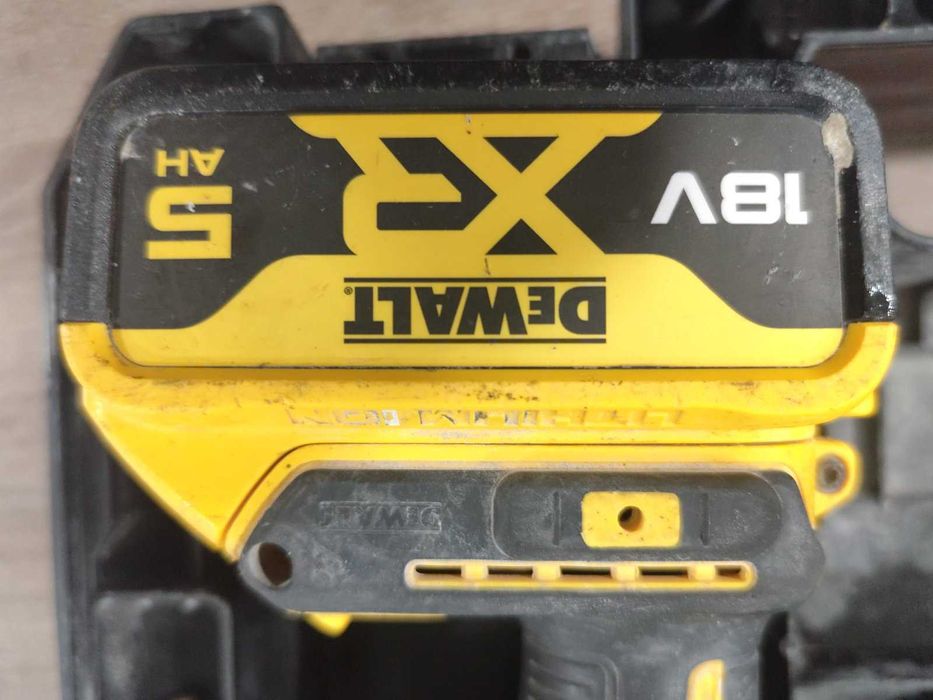 Акумулаторен ударен винтоверт DEWALT DCD709
