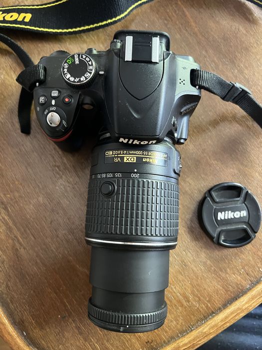 Aparat foto DSLR Nikon D3200 - Obiectiv 55-200 mm VR- Stare Impecabilă