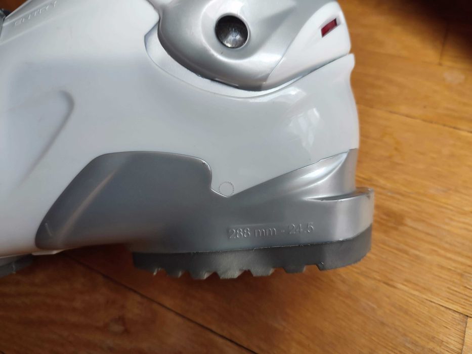 Дамски ски обувки Rossignol