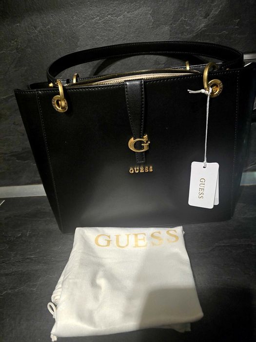 Продавам чанта нова черна  GUESS