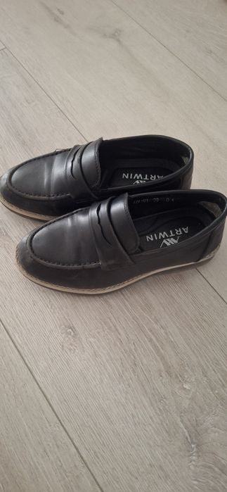 Продам обувь мальчиков.