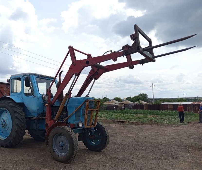 Трактор продам с прицепом