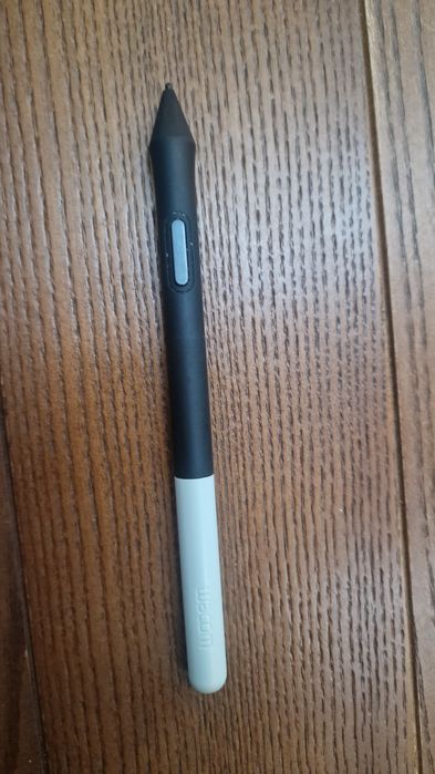 Tableta Grafica  Wacom One 13 cu ecran (display) si pen bluetooth