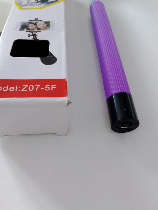 Vând monopod selfie stick wireless,nou nouț la cutie.