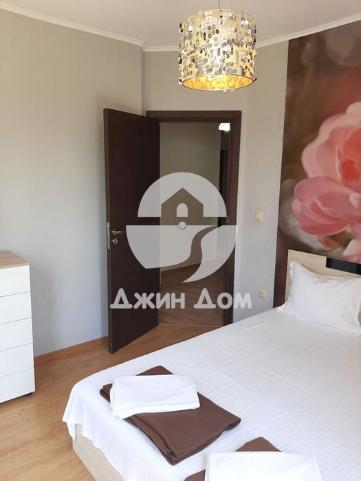 Продава се Тристаен апартамент в Обзор - 87 кв.м за 1184 €/кв.м - Снимка #2