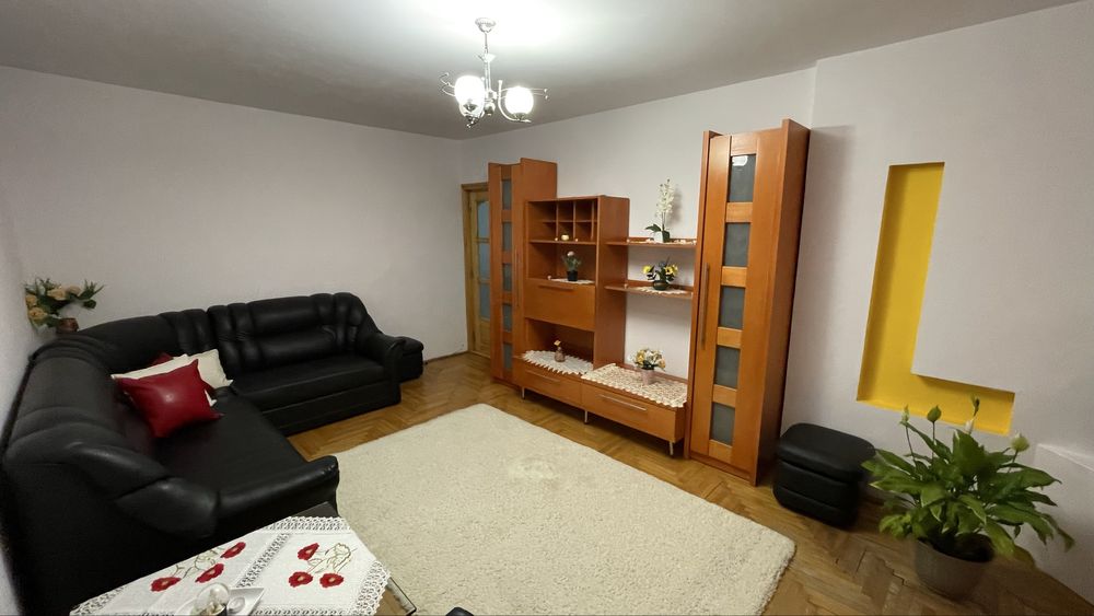 Apartament de inchiriat -2 camere,zona Mall,la 3 minute de școala nr.8