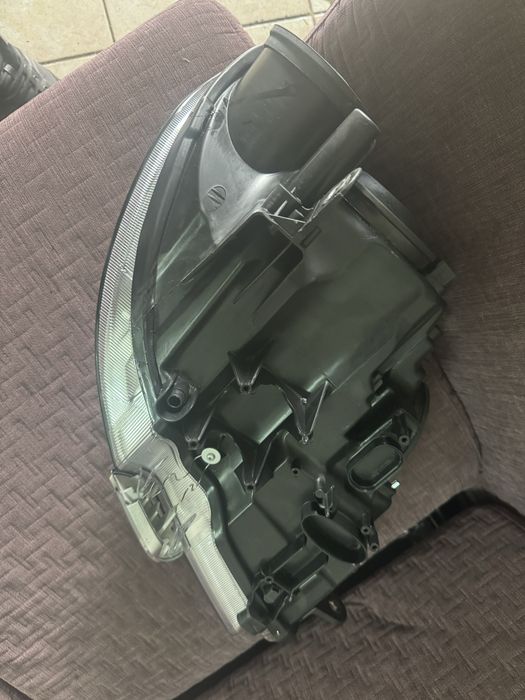 Продавам фар за шкода Супърб