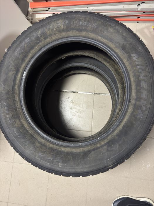 Зимние шины 275/60R/20