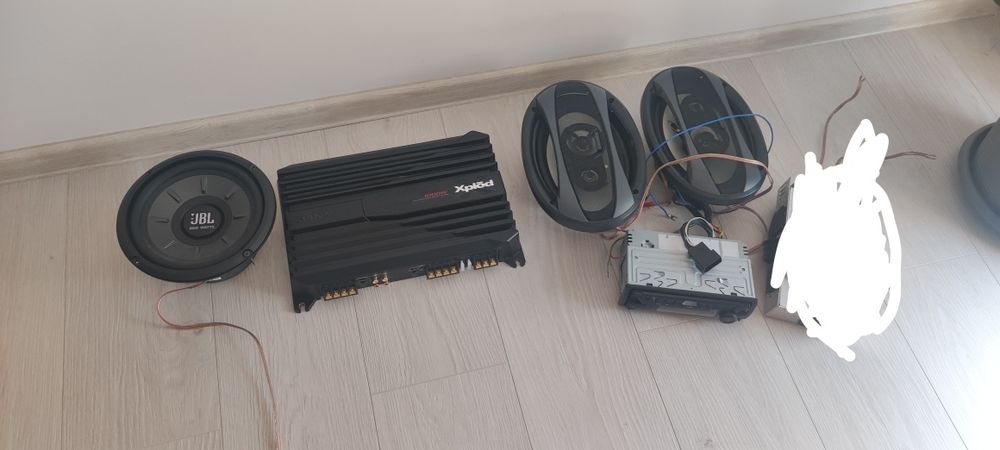 Vand sistem audio  auto, amplificator, player, boxe.