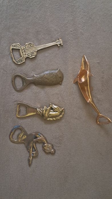 5 desfacatoare  de bere din bronz